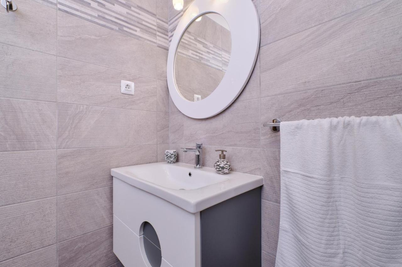 Apartment Kaleta Sveti Jakov Exterior photo